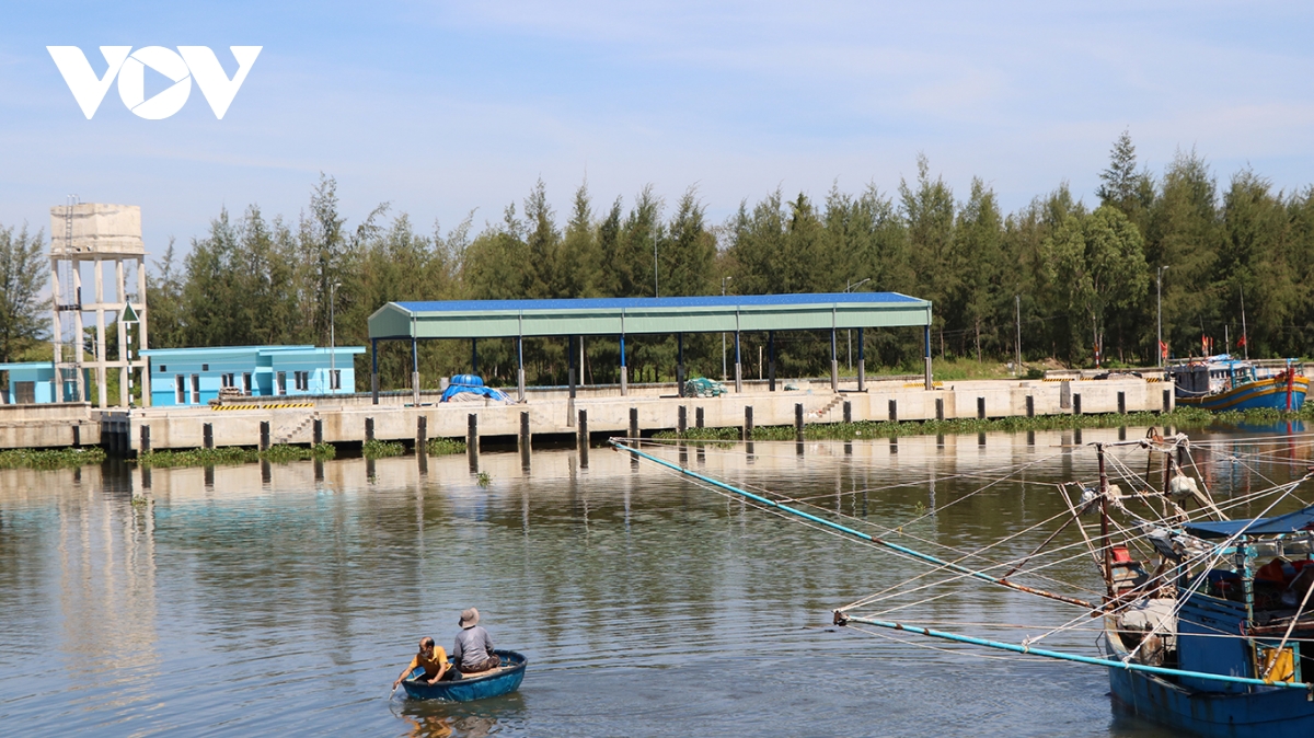 Bao giờ cảng cá Hồng Triều, Đà Nẵng đi vào hoạt động?
